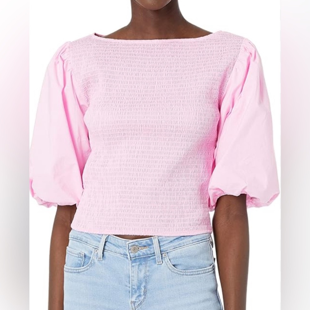 BB DAKOTA Steve Madden pink smocked top with puffy sleeves. Size medium.